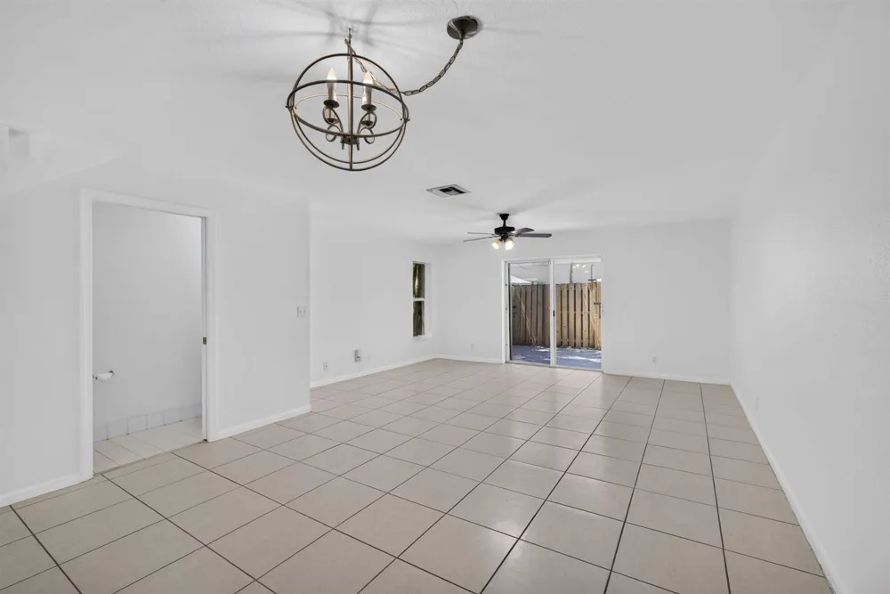946 Summit Lake Drive West Palm Beach, FL 33406