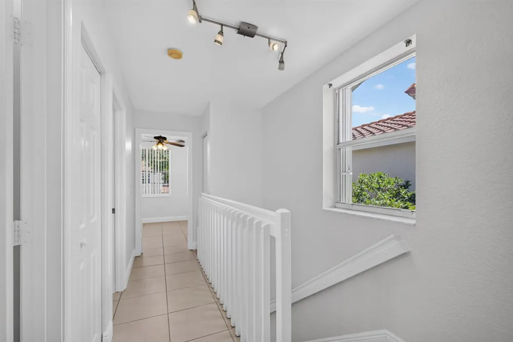 946 Summit Lake Drive West Palm Beach, FL 33406