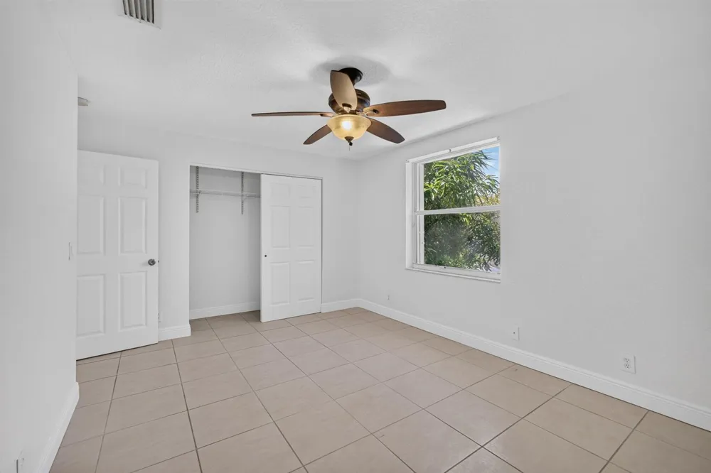 946 Summit Lake Drive West Palm Beach, FL 33406