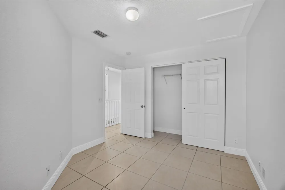 946 Summit Lake Drive West Palm Beach, FL 33406