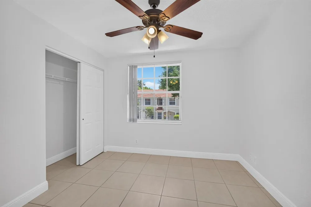 946 Summit Lake Drive West Palm Beach, FL 33406