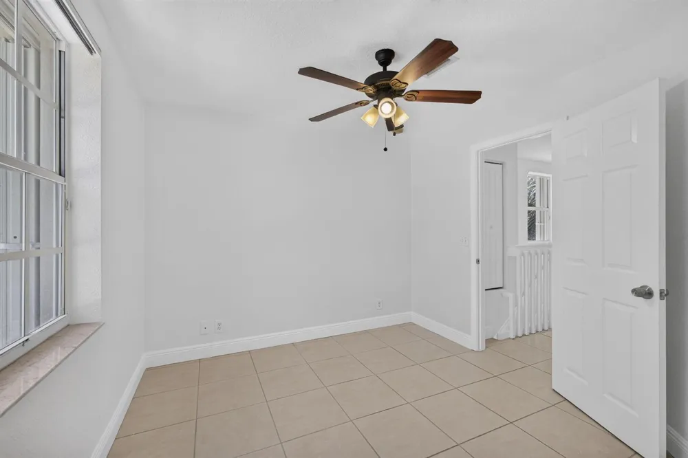 946 Summit Lake Drive West Palm Beach, FL 33406