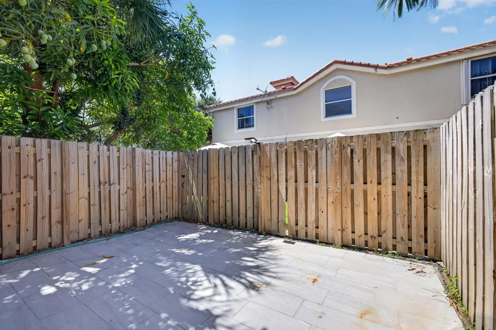 946 Summit Lake Drive West Palm Beach, FL 33406