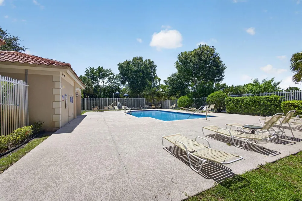 946 Summit Lake Drive West Palm Beach, FL 33406
