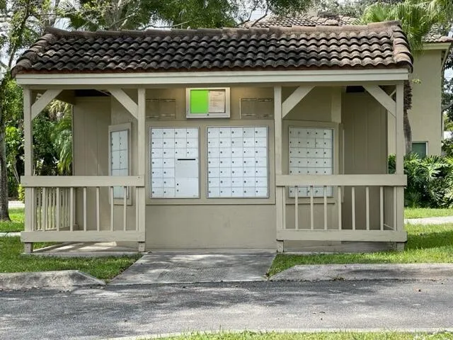 946 Summit Lake Drive West Palm Beach, FL 33406