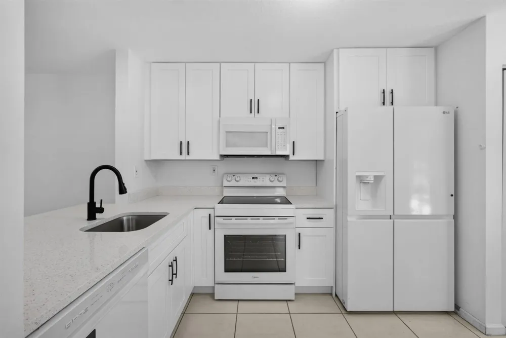 946 Summit Lake Drive West Palm Beach, FL 33406