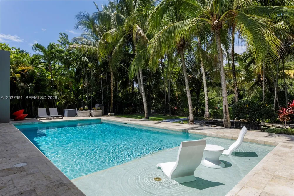 11900 Griffing Blvd Biscayne Park, FL 33161
