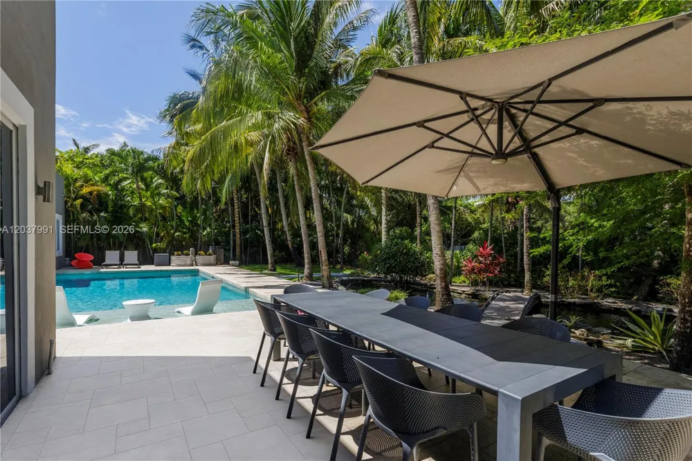 11900 Griffing Blvd Biscayne Park, FL 33161