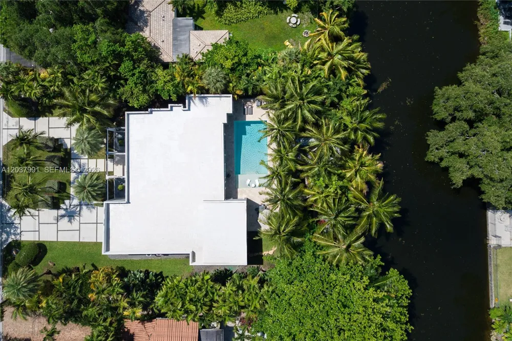 11900 Griffing Blvd Biscayne Park, FL 33161