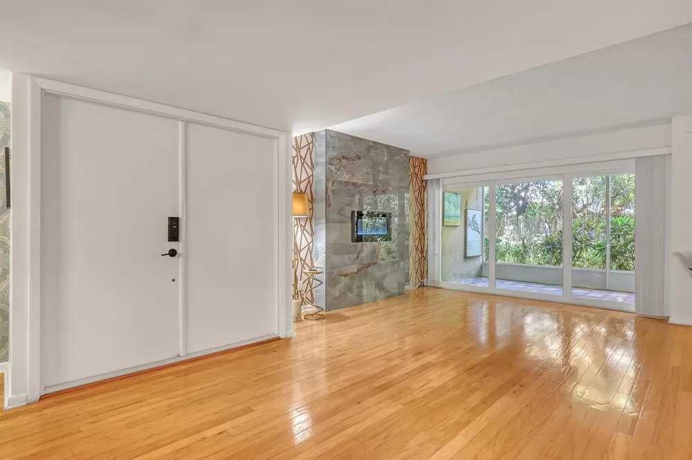 1100 Surf Road #104 Singer Island, FL 33404