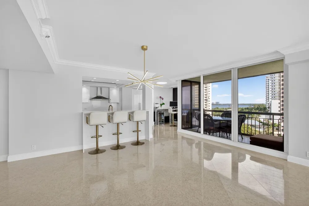 4000 Ocean Drive #701 Singer Island, FL 33404