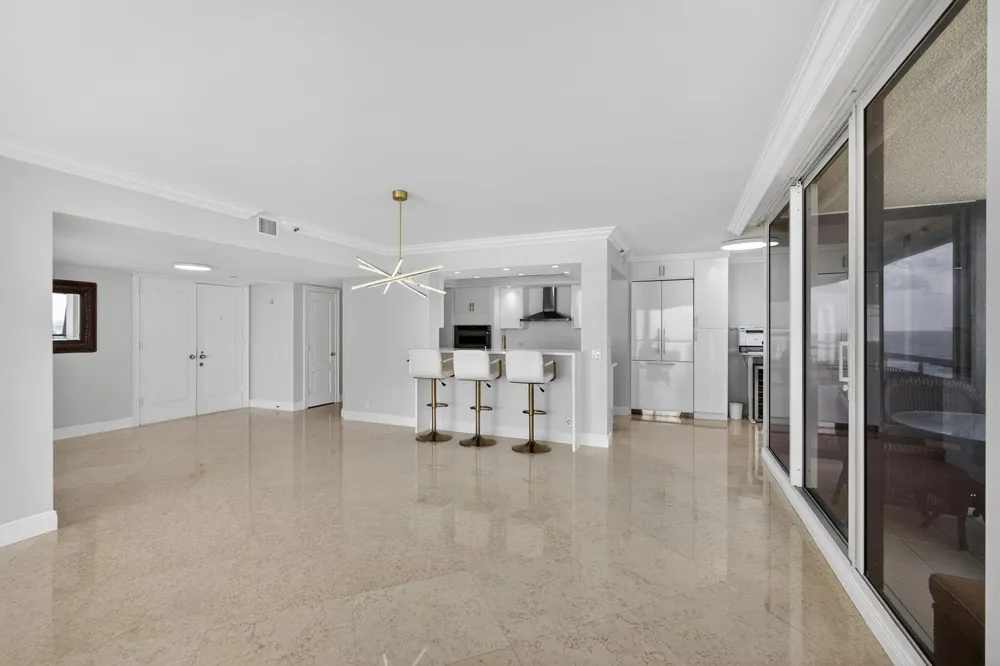 4000 Ocean Drive #701 Singer Island, FL 33404