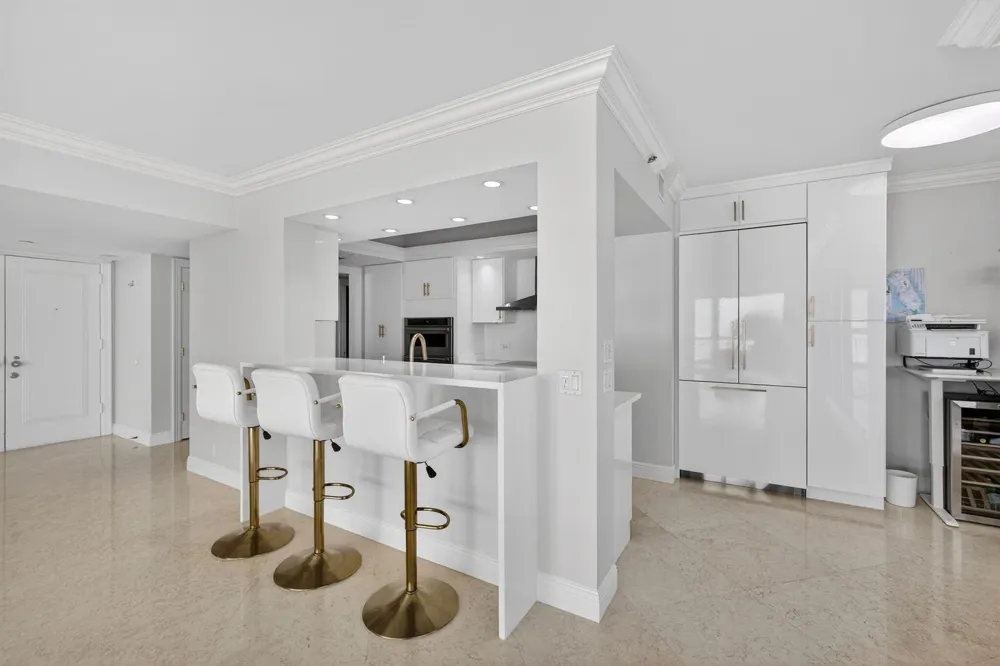 4000 Ocean Drive #701 Singer Island, FL 33404