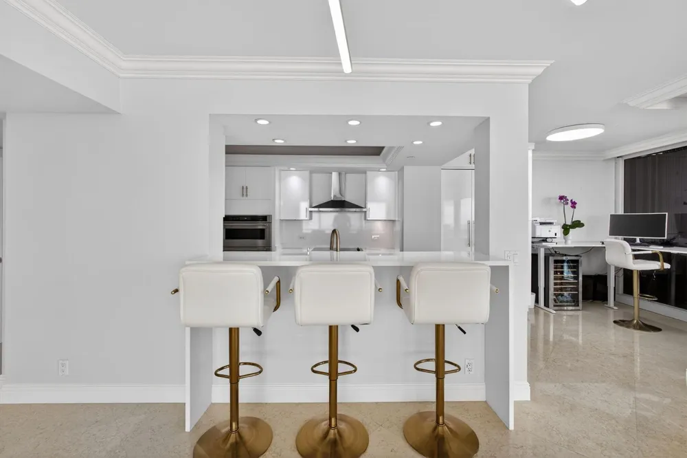 4000 Ocean Drive #701 Singer Island, FL 33404