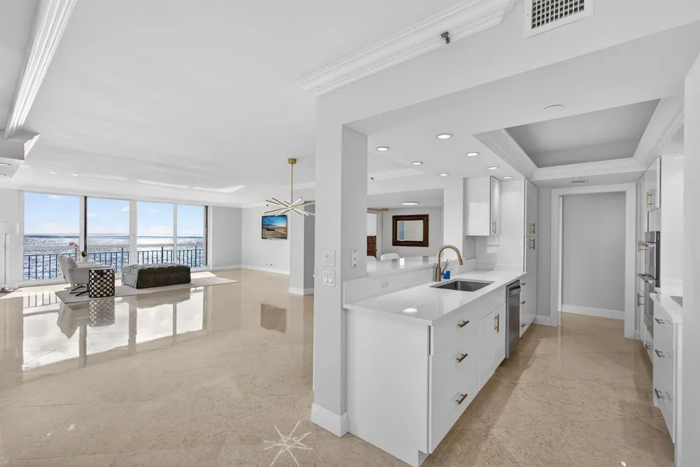 4000 Ocean Drive #701 Singer Island, FL 33404