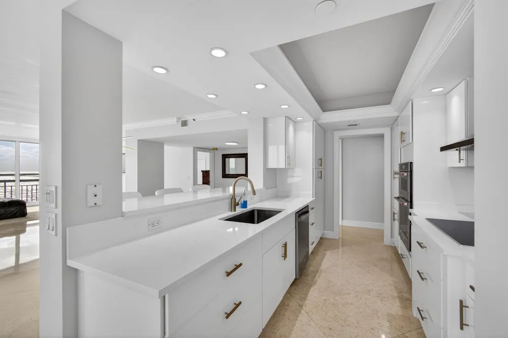 4000 Ocean Drive #701 Singer Island, FL 33404