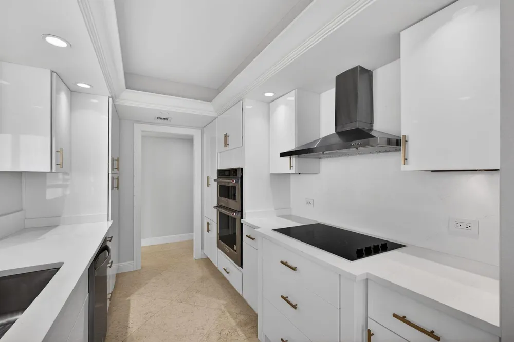 4000 Ocean Drive #701 Singer Island, FL 33404