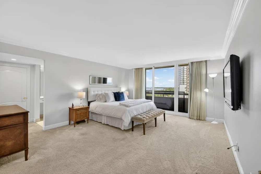 4000 Ocean Drive #701 Singer Island, FL 33404