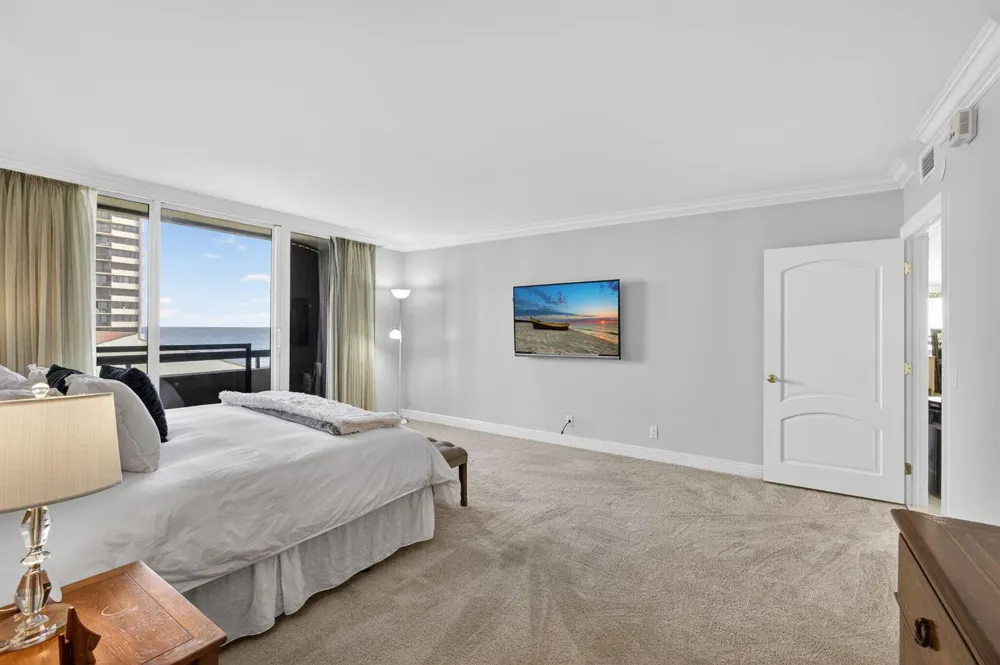 4000 Ocean Drive #701 Singer Island, FL 33404
