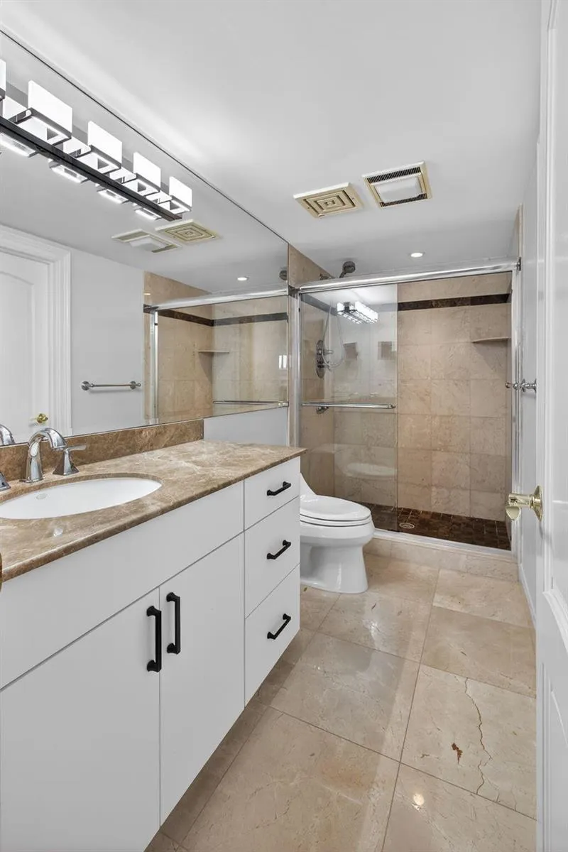 4000 Ocean Drive #701 Singer Island, FL 33404