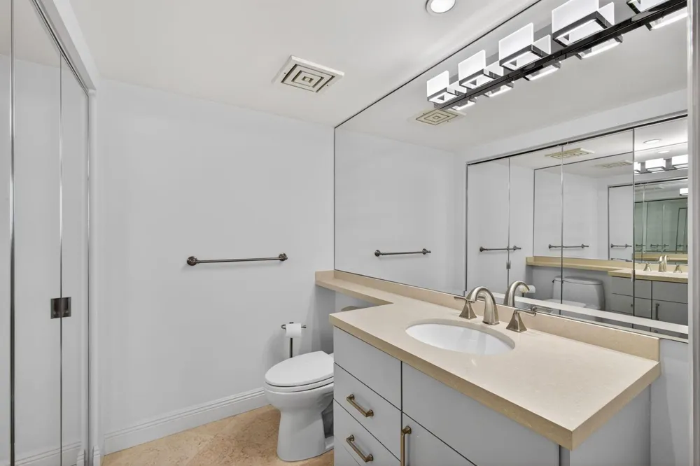 4000 Ocean Drive #701 Singer Island, FL 33404