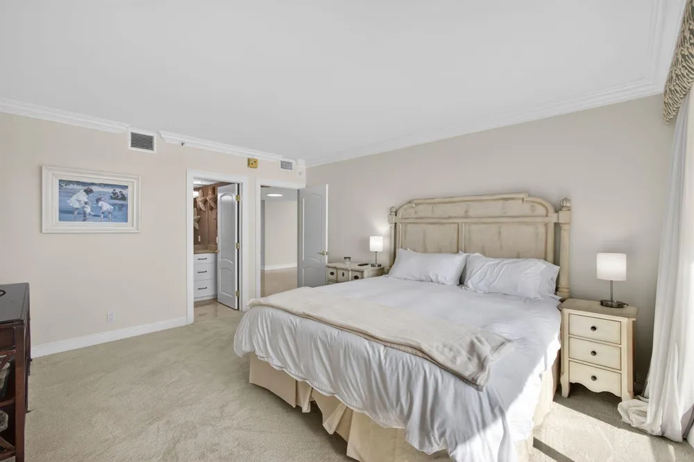 4000 Ocean Drive #701 Singer Island, FL 33404
