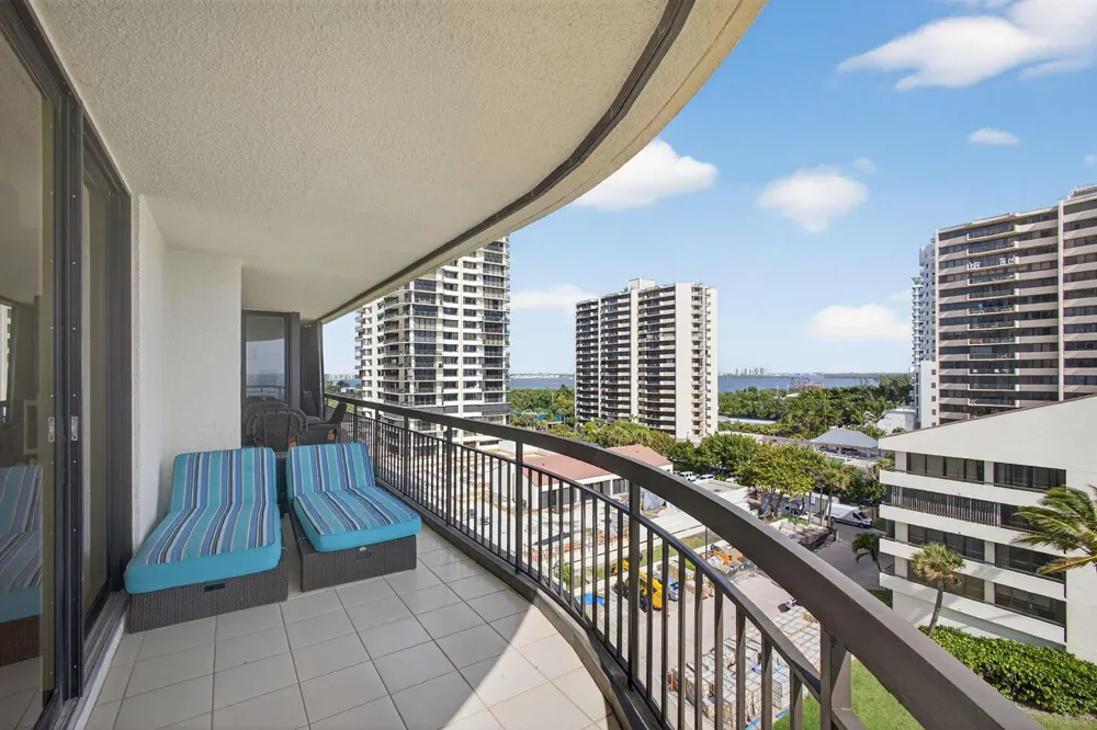4000 Ocean Drive #701 Singer Island, FL 33404