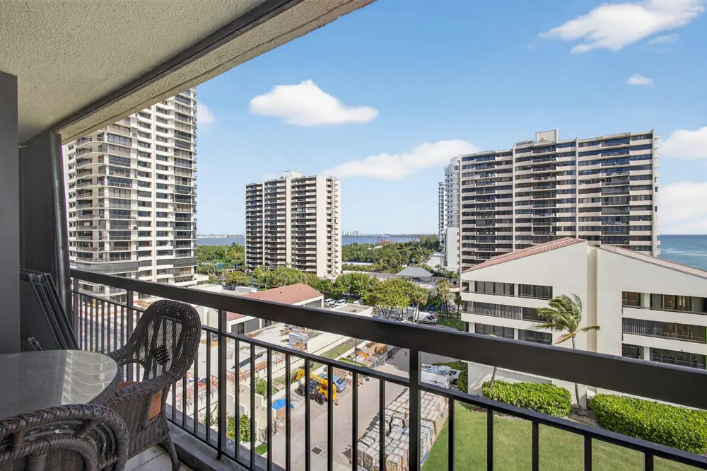 4000 Ocean Drive #701 Singer Island, FL 33404