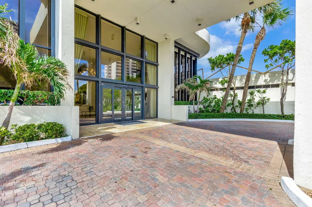 4000 Ocean Drive #701 Singer Island, FL 33404