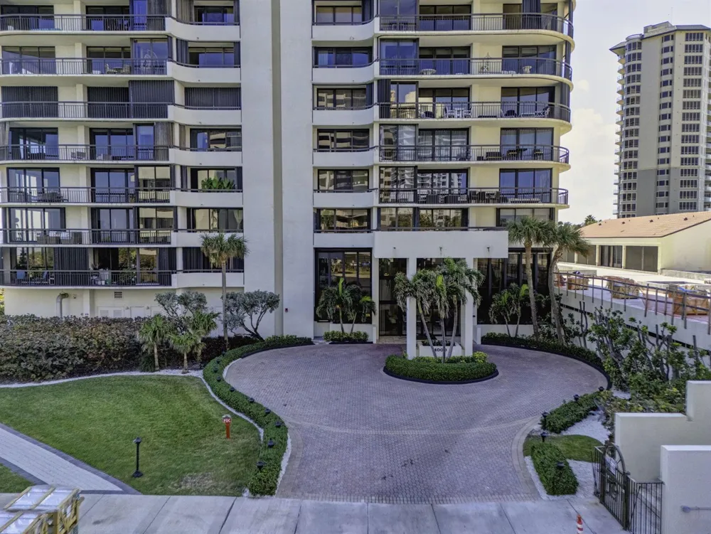 4000 Ocean Drive #701 Singer Island, FL 33404