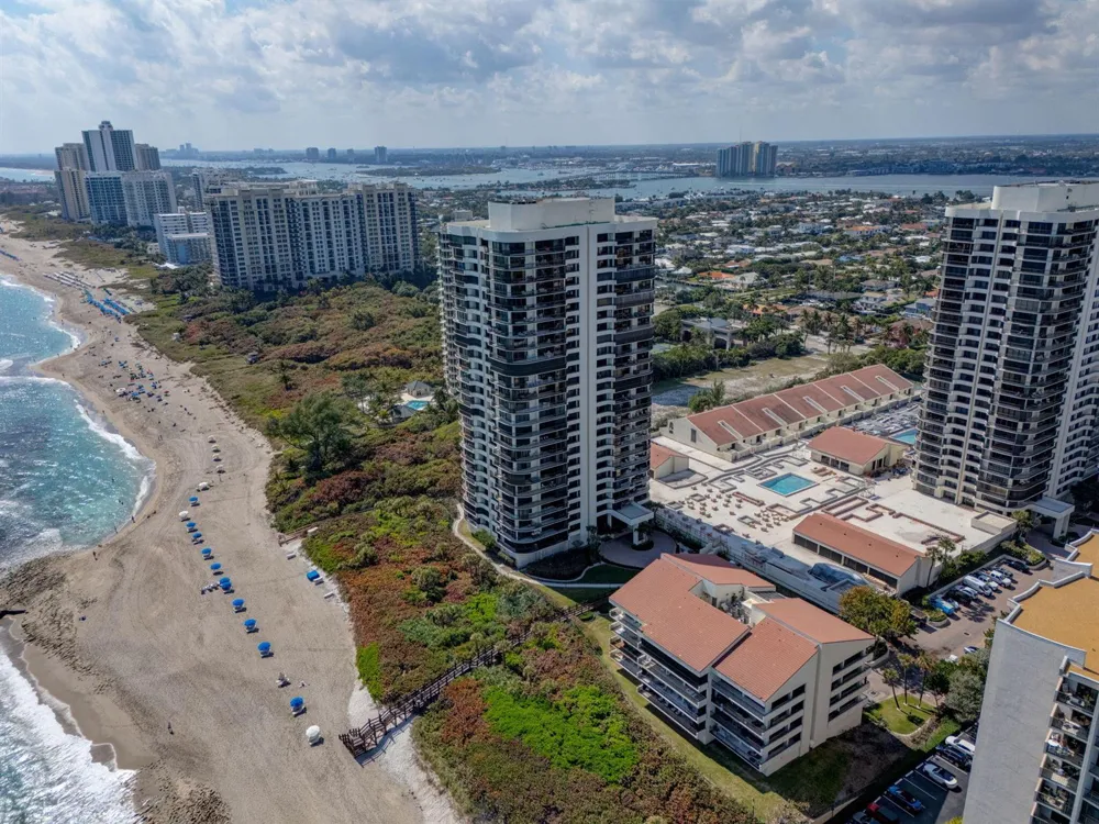 4000 Ocean Drive #701 Singer Island, FL 33404