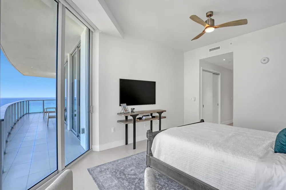 3100 Ocean Drive #H-1703 Riviera Beach, FL 33404