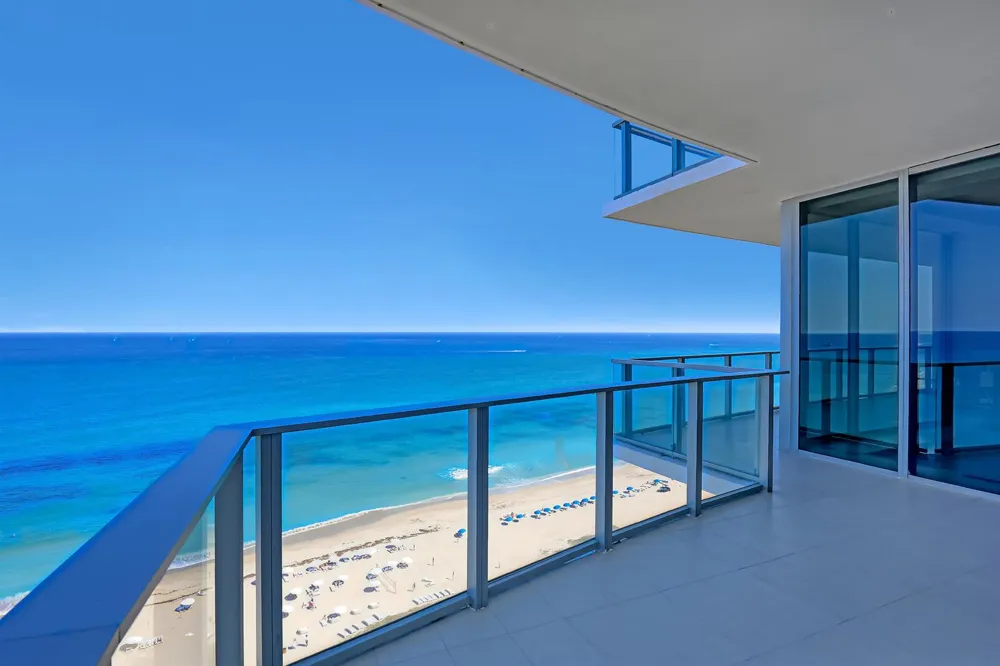 3100 Ocean Drive #H-1703 Riviera Beach, FL 33404