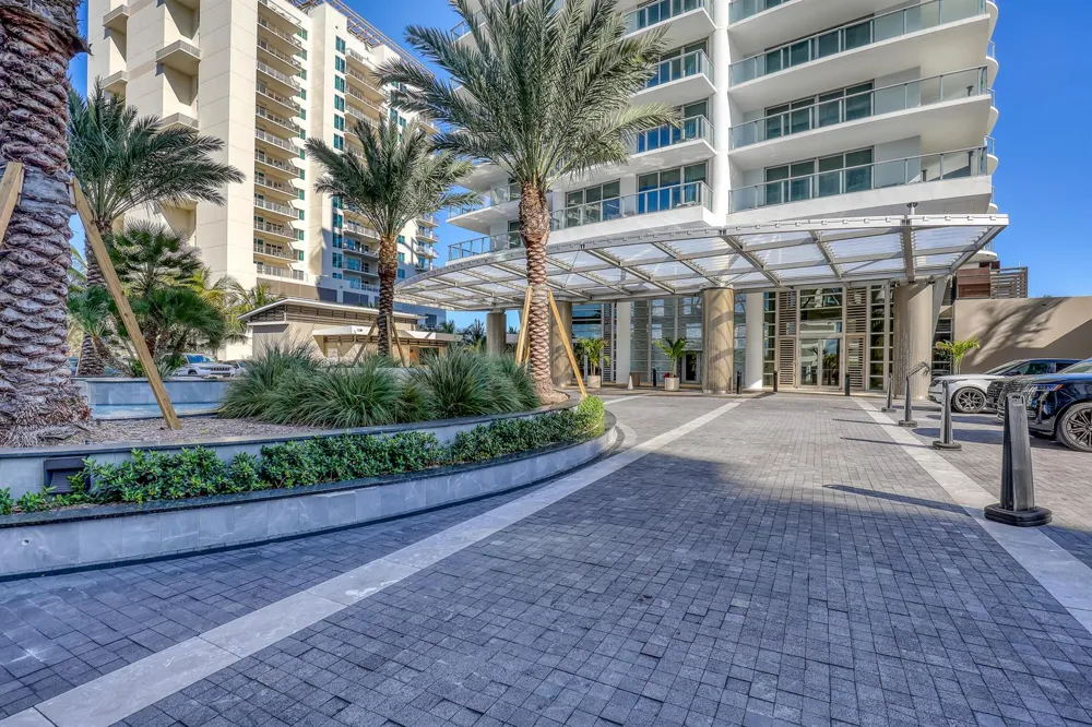 3100 Ocean Drive #H-1703 Riviera Beach, FL 33404