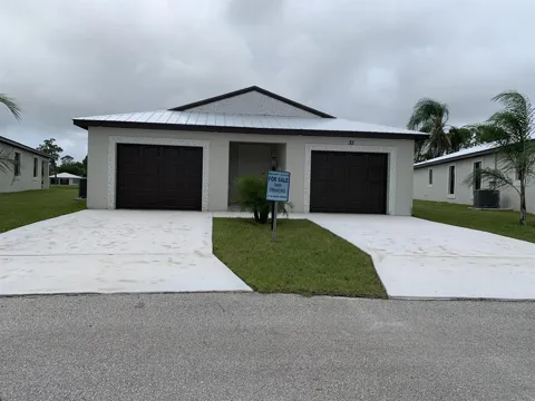 41 La Villa Way