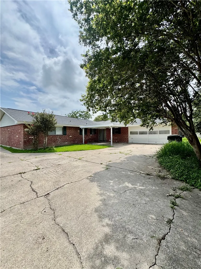 5122 Moultrie Drive Corpus Christi, TX 78413