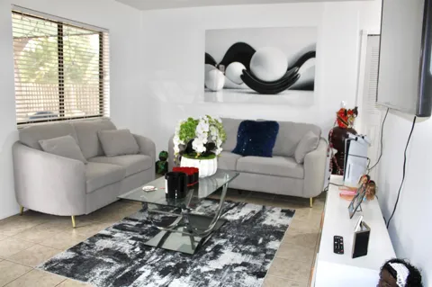 2533 SE Grand Drive