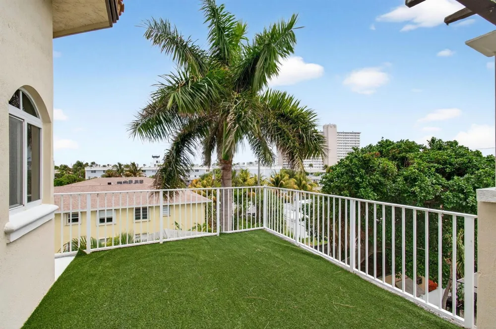1942 NE 6th Street #C Deerfield Beach, FL 33441