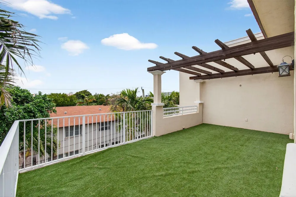 1942 NE 6th Street #C Deerfield Beach, FL 33441