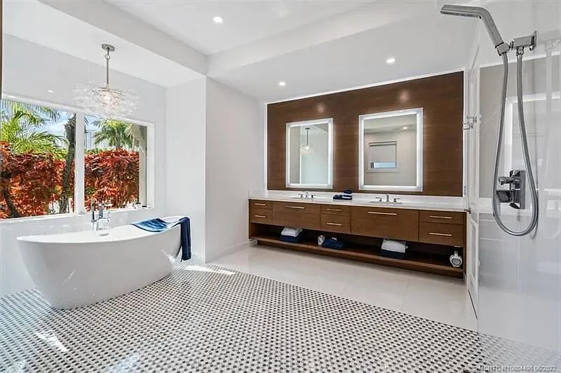 2941 Lake Drive Singer Island, FL 33404