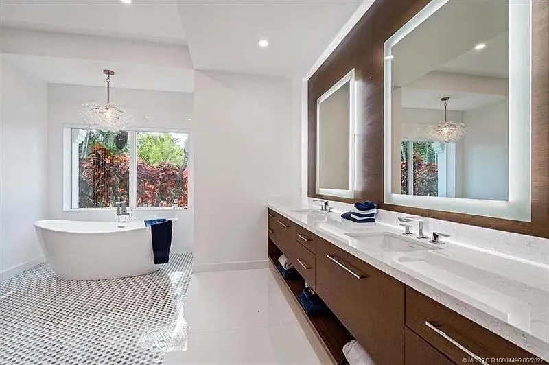 2941 Lake Drive Singer Island, FL 33404