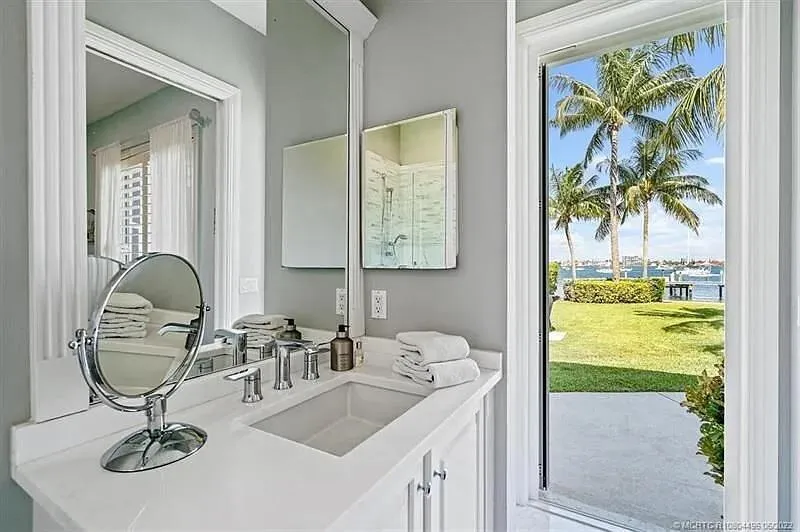 2941 Lake Drive Singer Island, FL 33404
