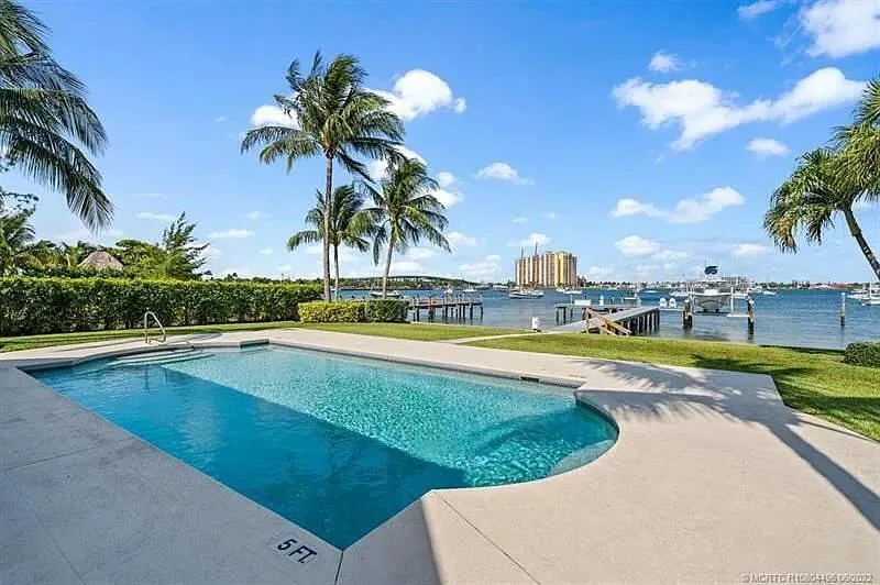 2941 Lake Drive Singer Island, FL 33404