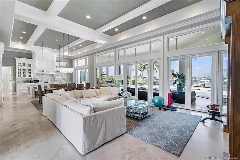 2941 Lake Drive Singer Island, FL 33404