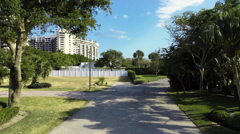 3 Winnebago Road Sea Ranch Lakes, FL 33308