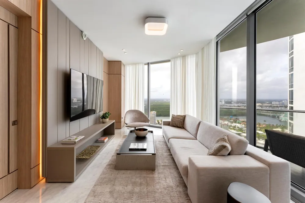 15701 Collins Avenue #3901 Sunny Isles Beach, FL 33160