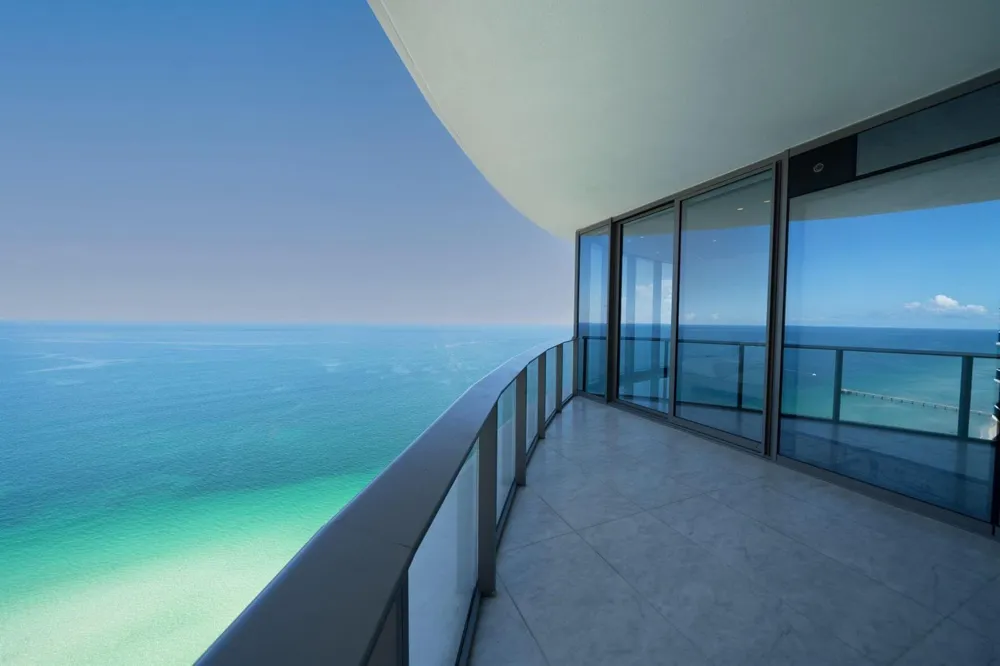 15701 Collins Avenue #3901 Sunny Isles Beach, FL 33160