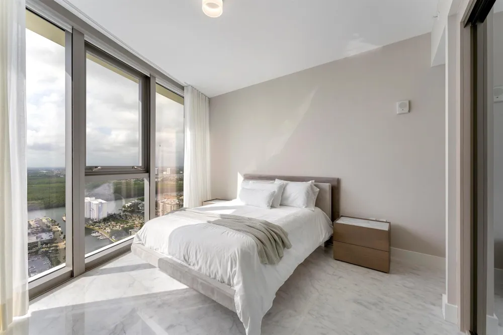 15701 Collins Avenue #3901 Sunny Isles Beach, FL 33160