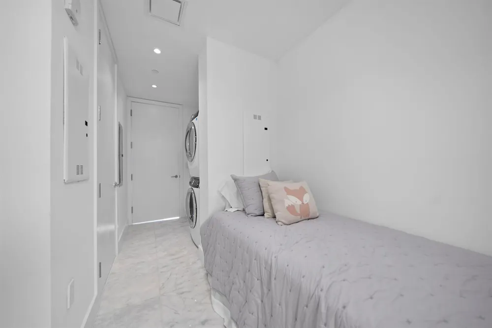 15701 Collins Avenue #3901 Sunny Isles Beach, FL 33160
