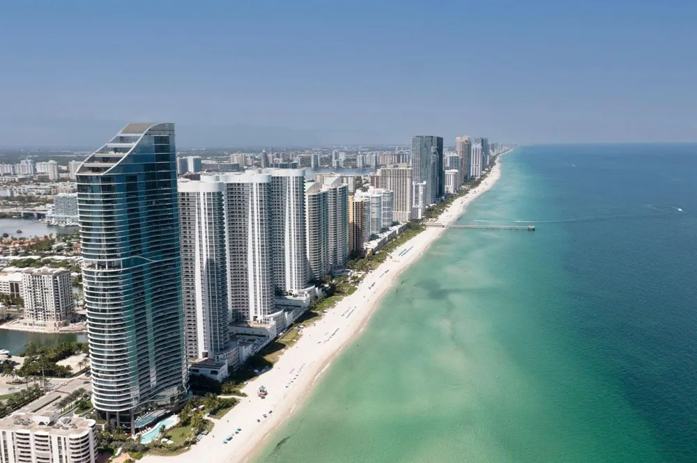 15701 Collins Avenue #3901 Sunny Isles Beach, FL 33160